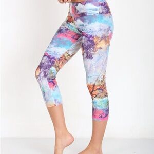 Onzie Forest Fantasy Watercolor Capris size XS
